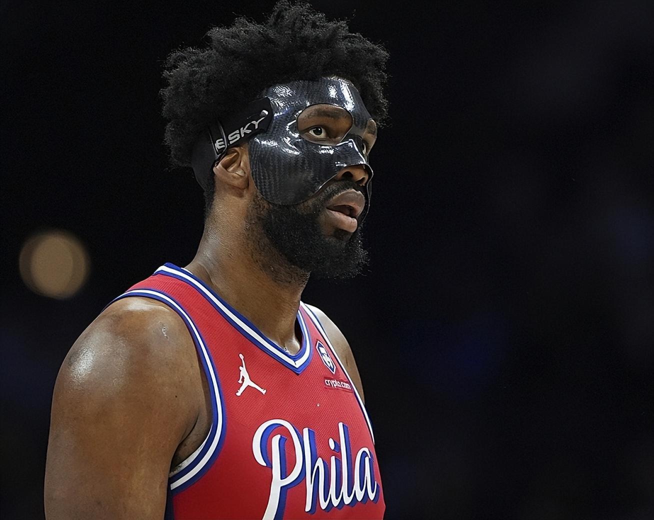 NBA杯爆冷频发：尼克斯四巨头100分难救主，猛龙巴特尔神准，76人恩比德争议