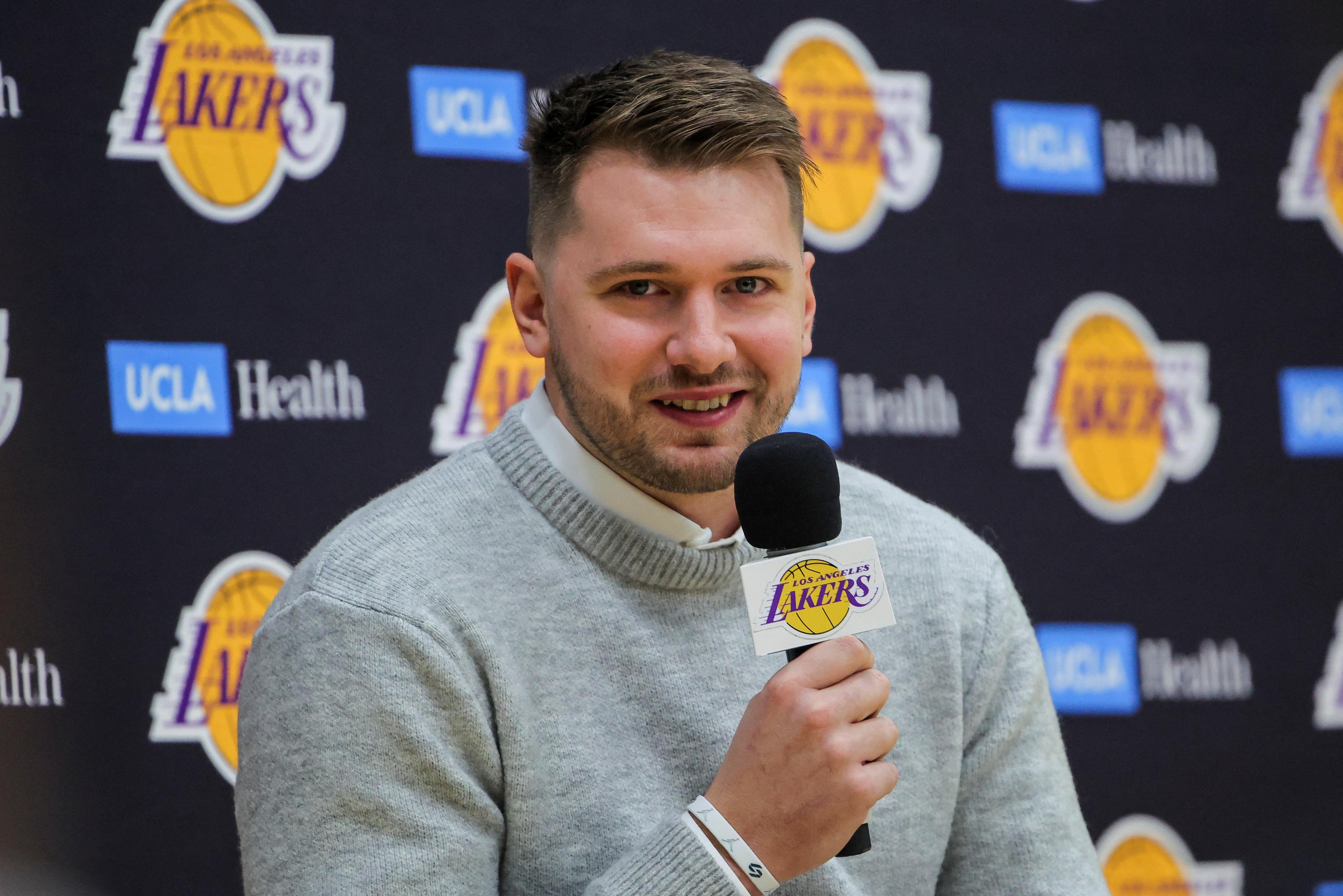 湖人最新动态：东契奇周四归队训练，今日复出战灰熊