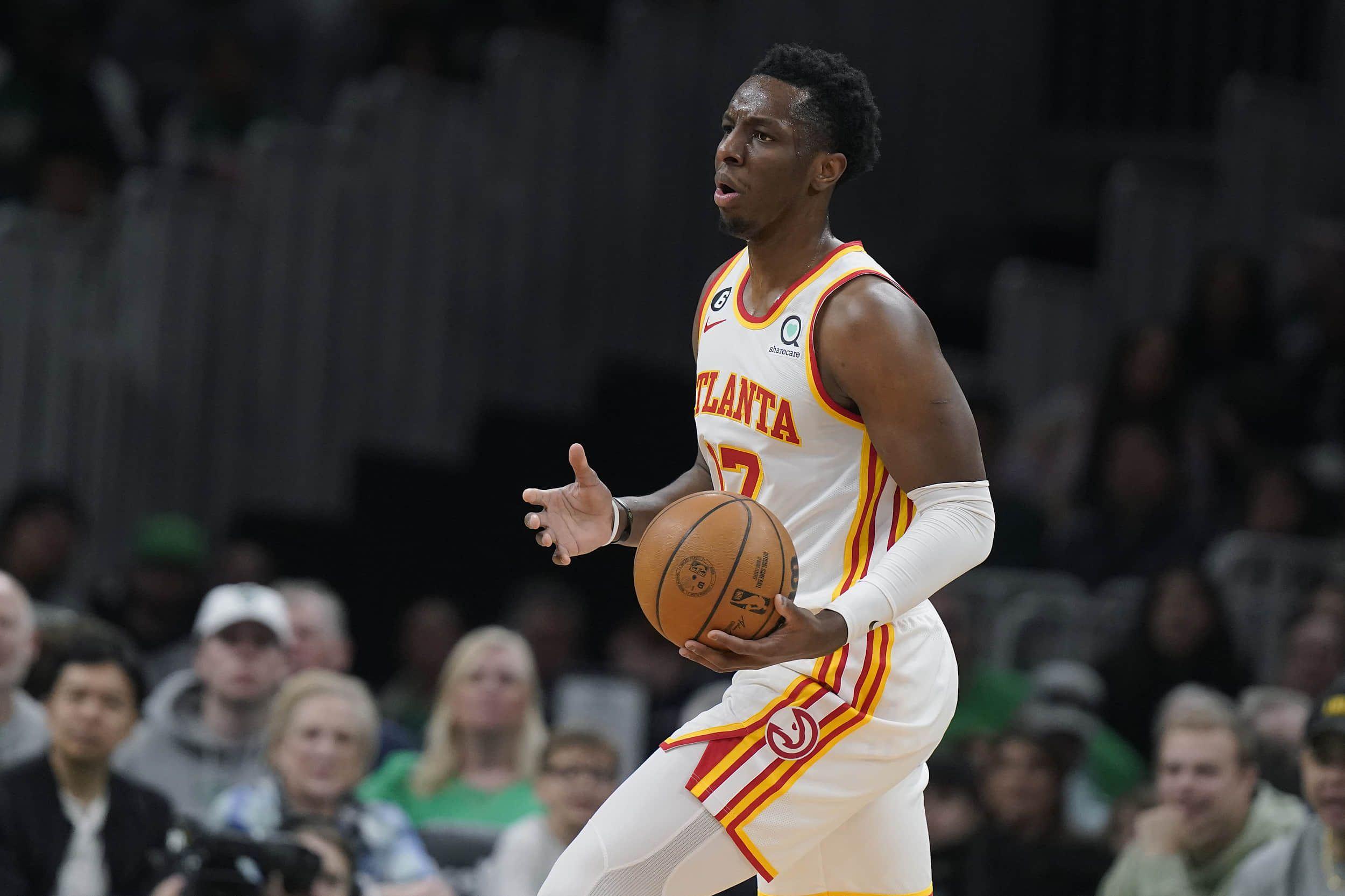 NBA杯：老鹰内线狂轰74分 26分优势碾压步行者