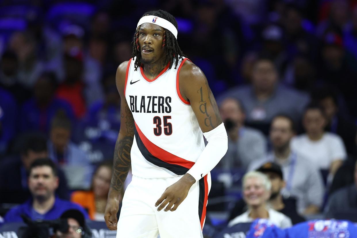 罗威复出战掘金，杨瀚森难获机会，斯普利特表态增其上场时间