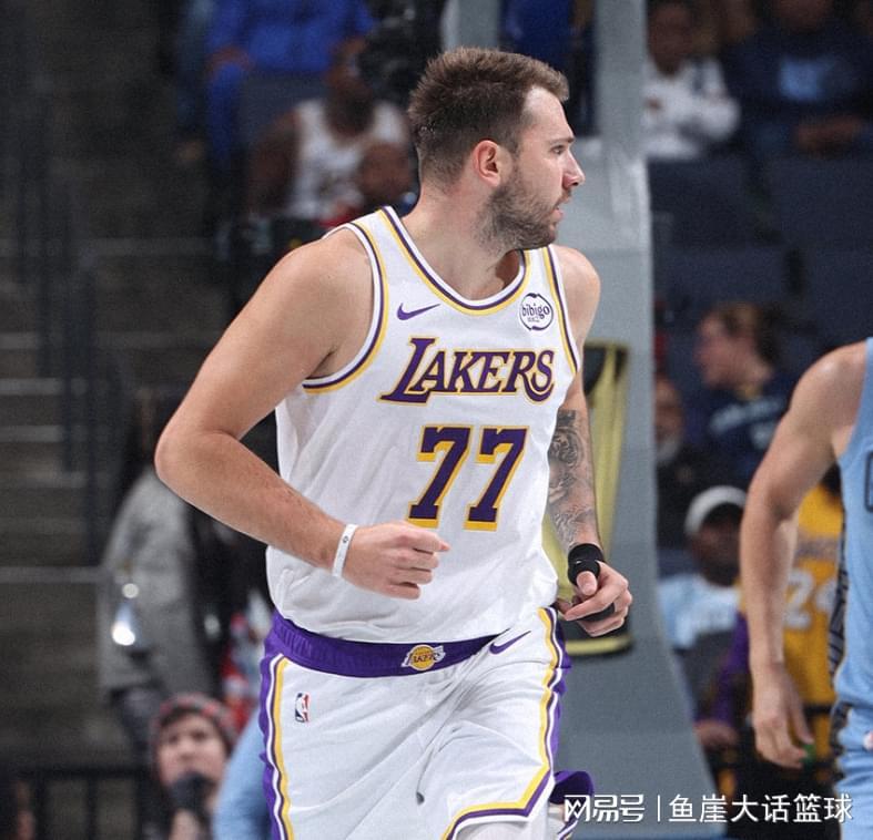 湖人117-112逆转灰熊！东契奇44+12创历史纪录，里夫斯正负值全队最高