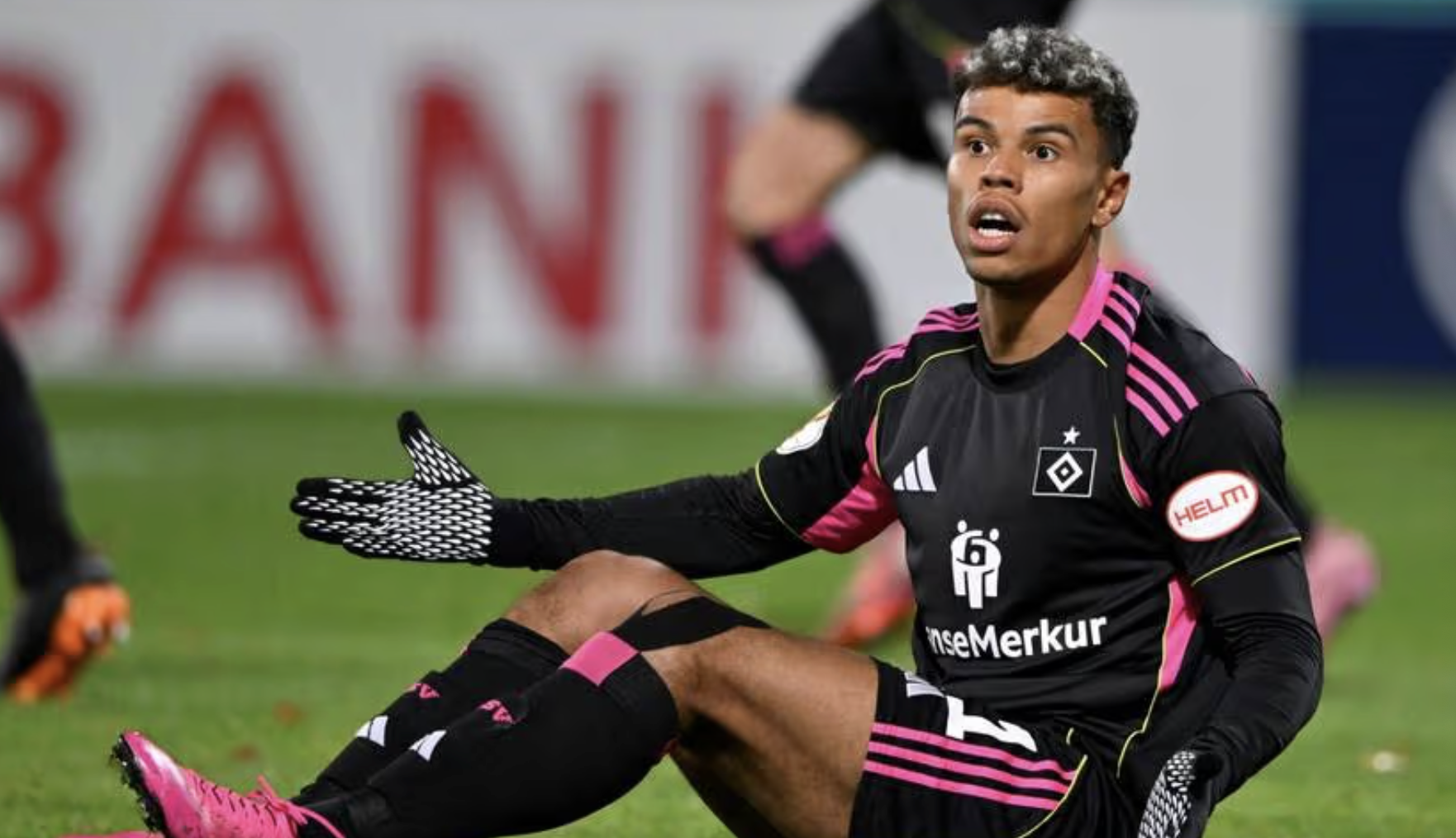 汉堡主场失利，波尔津力挺科尼格斯多弗：仍渴望进球