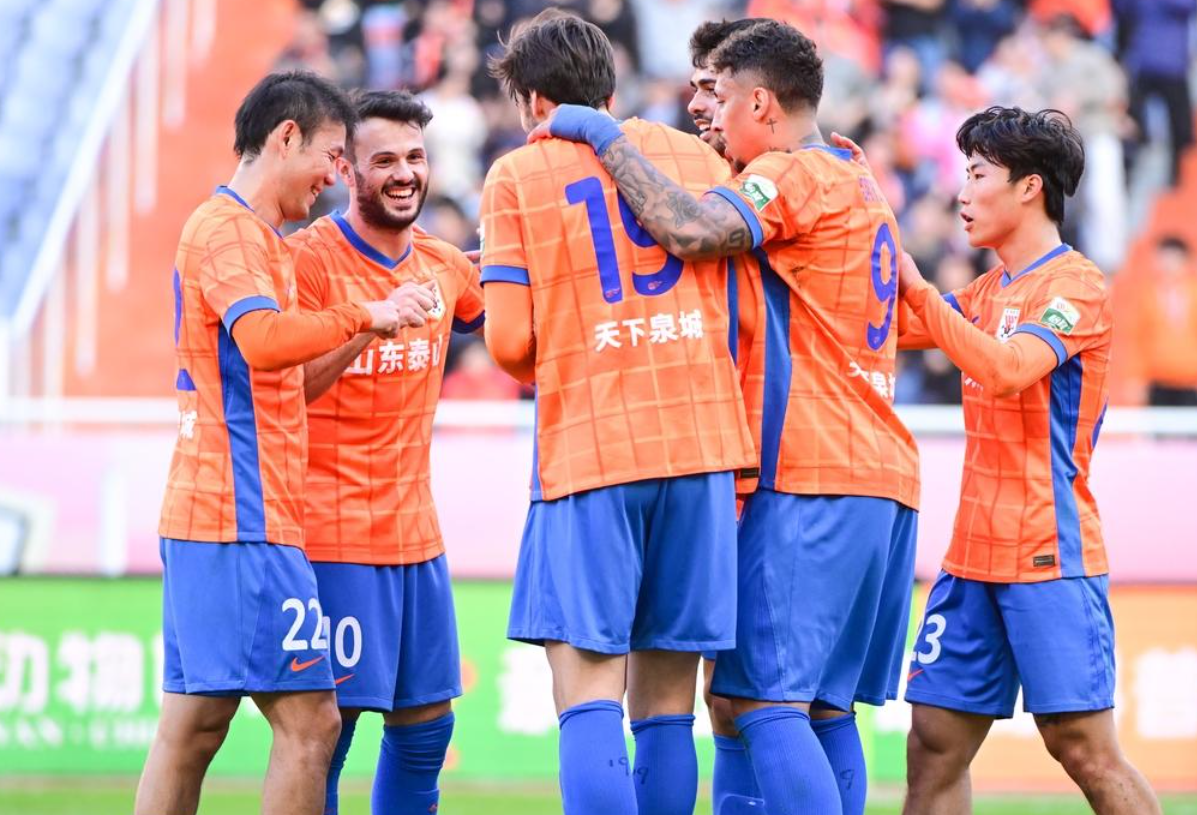 中超第29轮：卡扎伊什维利25球登顶射手榜，山东泰山10场不败
