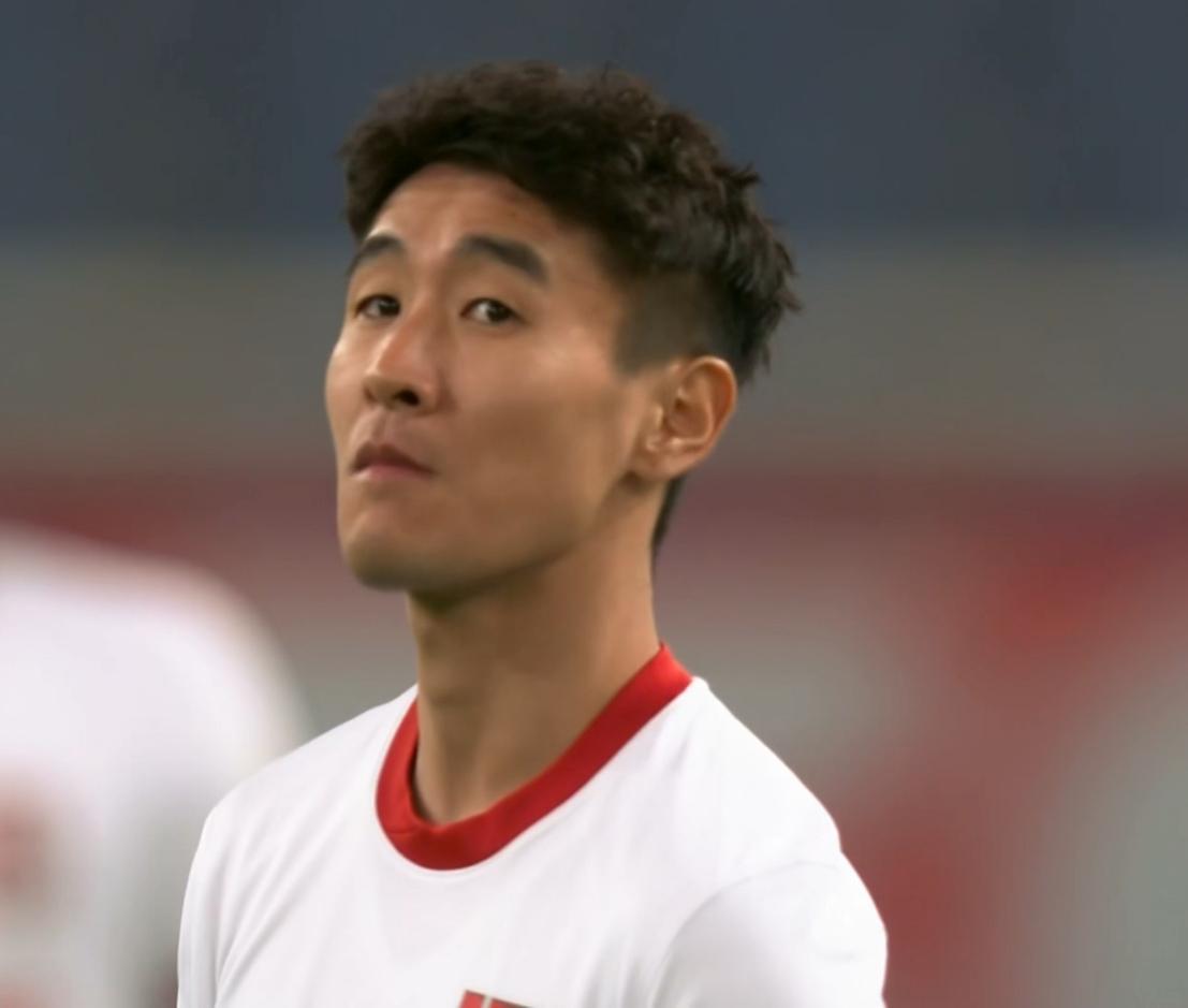 中超争冠掉队后，蓉城首位离队球员浮现：失误致丢球遭徐正源换下