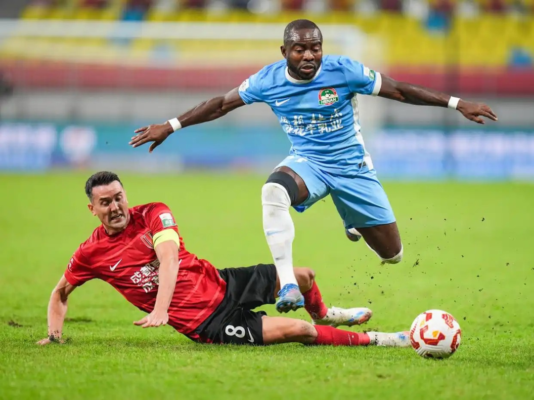 中超最新战况：成都蓉城争冠失利，上海双雄角逐冠军