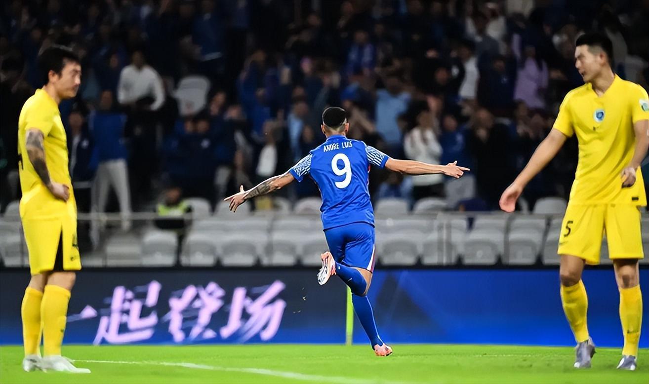 申花1:0险胜深圳，关键先生安德烈-路易斯成争冠保障