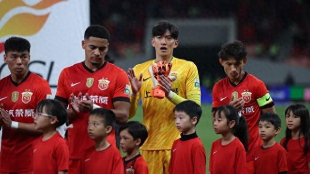 范德萨揭幕吉祥物，崇明一期老将铸就海港20年冠军之魂