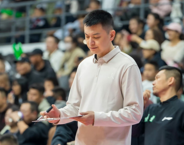 辽宁男篮全运会揭幕战：杨鸣誓守胜局，韩德君领衔出战央视直播