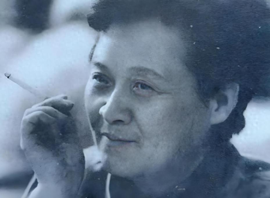 谌容：晚年一个月丧夫丧子，在美被问对中共感情，一句话听众哑然