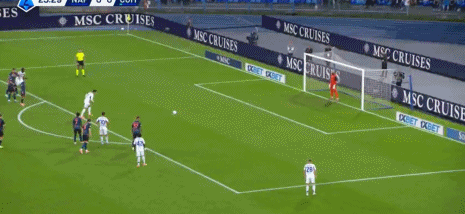 意甲第10轮：那不勒斯0-0战平科莫，莫拉塔失点米林科维奇神扑