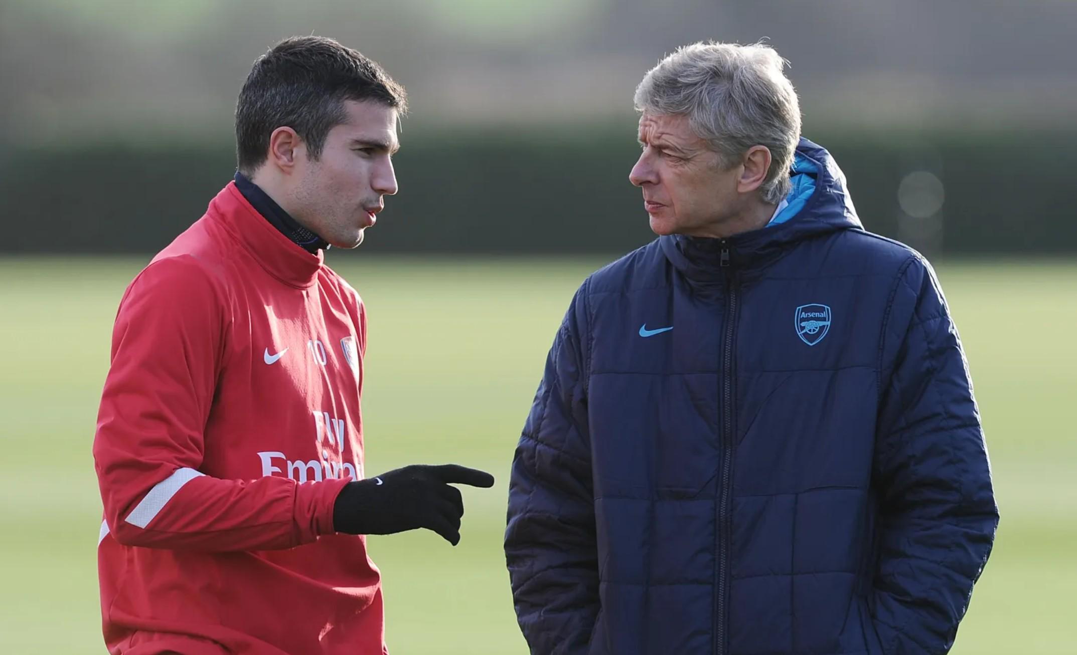 范佩西谈温格与弗格森：足球教父的智慧与管理大师的传奇