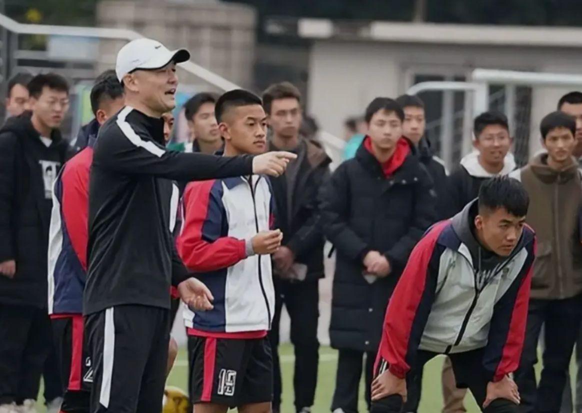 王勤伯回应争议：质疑足协非针对孙继海，自媒体炒作需理性