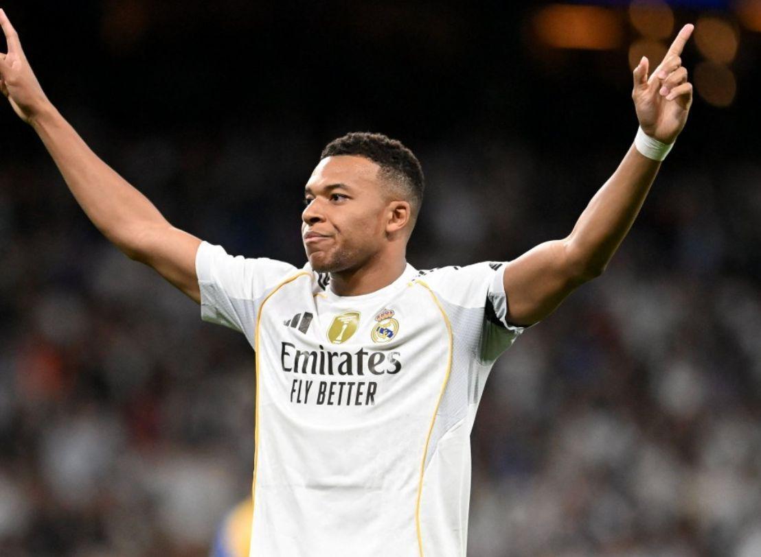 姆巴佩12分钟双响！8场连破门+11轮13球，追赶C罗两大神迹引热议