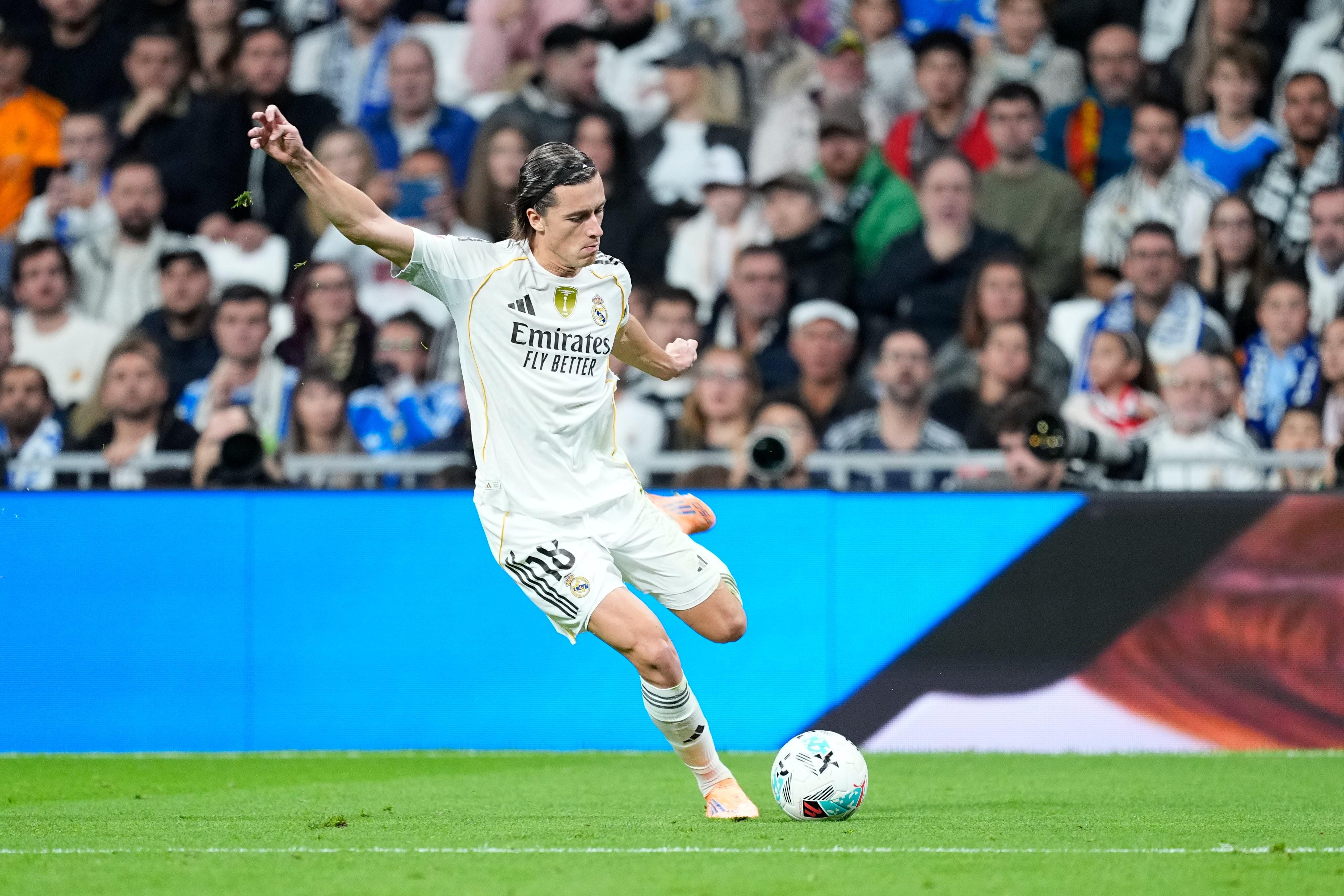 皇马新星卡雷拉斯西甲首秀破门，干拔爆射攻入皇马生涯首球