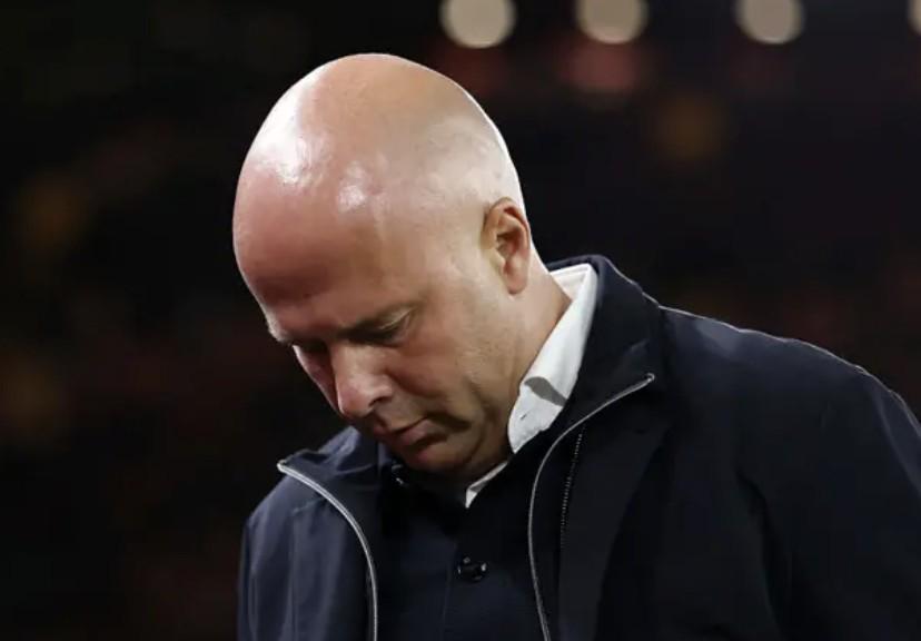 菲尔-琼斯评利物浦：防守存弱点，斯洛特战术遭质疑