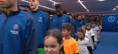 法甲第11轮：巴黎0-0尼斯半场战报，克瓦拉茨赫利亚门线救险