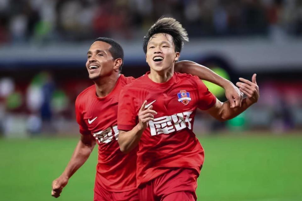 梅州客家绝地反击！2-2逼平大连英博，保级形势迎转机