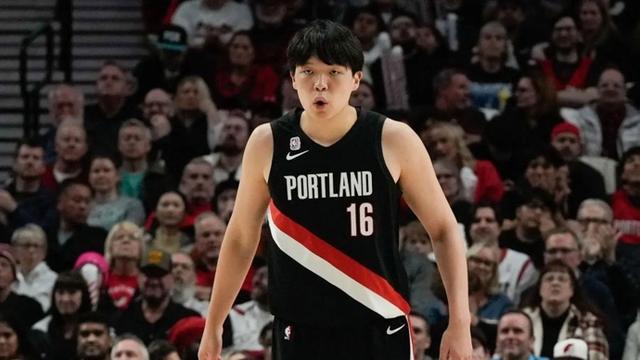 NBA新秀杨瀚森开局遇冷，未来之路如何破局？