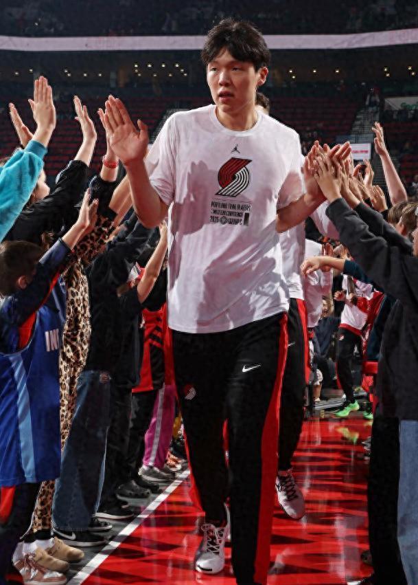 杨瀚森首次被弃用，格兰特罚球绝杀 NBA杯赛开拓者险胜掘金