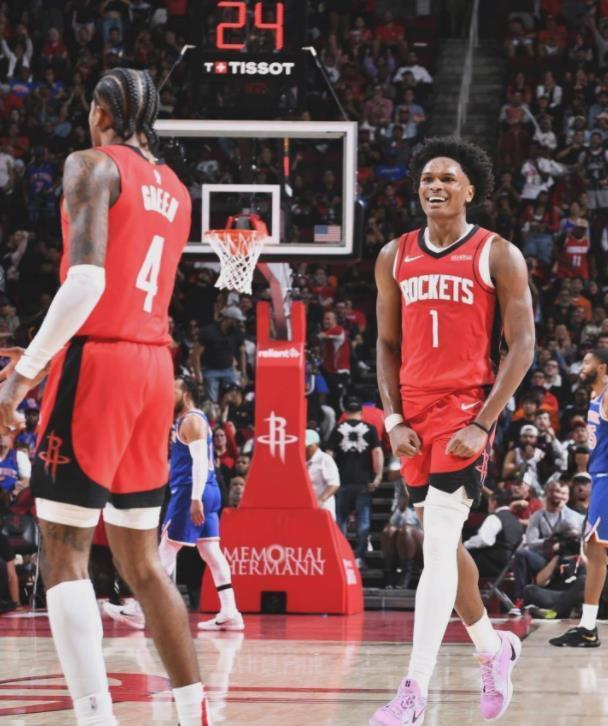 火箭队急需控卫补强，美媒建议追逐湖人里夫斯