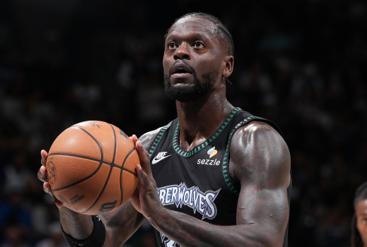 兰德尔单核爆发！19投12中狂轰30分 赛季三度砍下30+