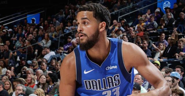 步行者十天特例签约罗宾逊-厄尔，伤病潮下紧急补强锋线