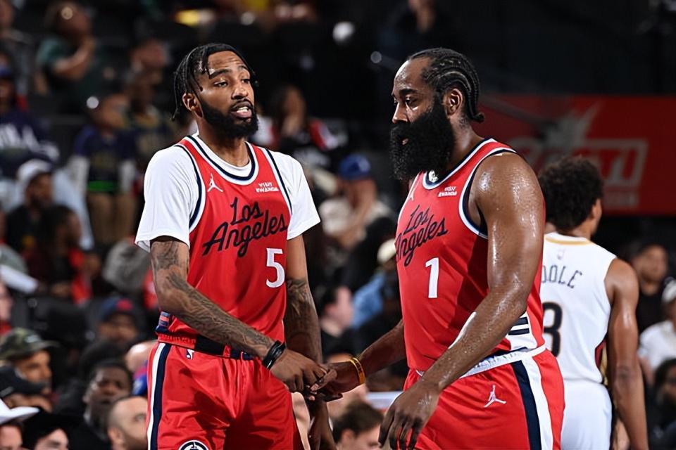 快船锋线大将状态回暖，小德里克·琼斯攻防两端显威力