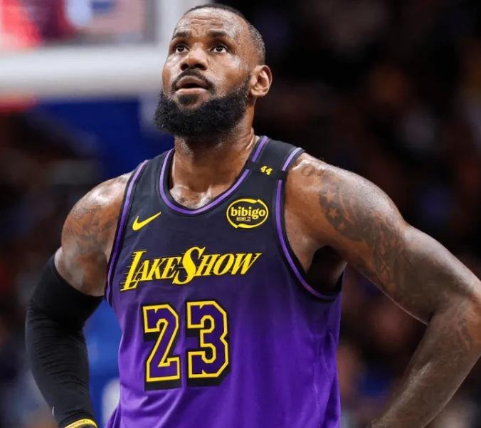 皮尔斯犀利点评：詹姆斯在场与否对湖人球员表现的影响分析