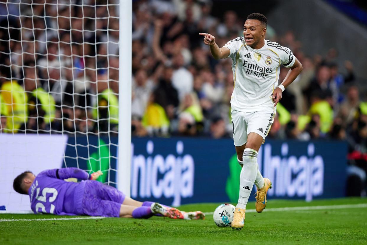 皇马4-0大胜瓦伦西亚，姆巴佩8战10球逼近C罗，贝林厄姆连场破门