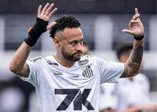 内马尔时隔48天替补登场，对阵福塔雷萨重返赛场