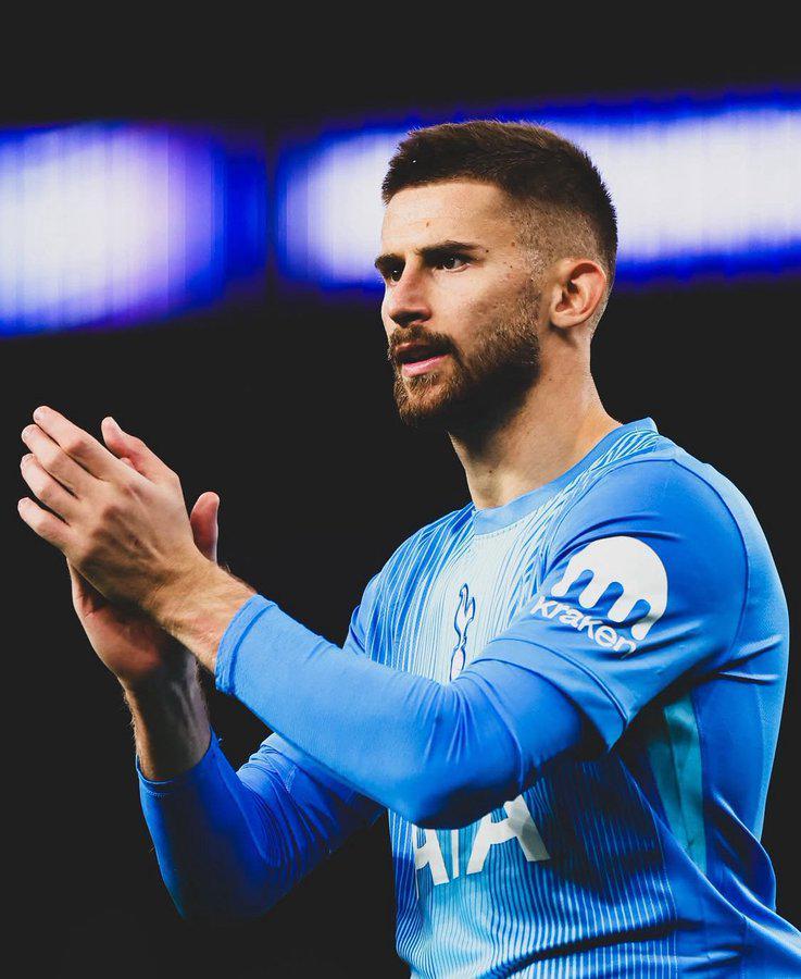 维卡里奥英超表现：8次扑救难阻失利，数据全面解析其赛场贡献