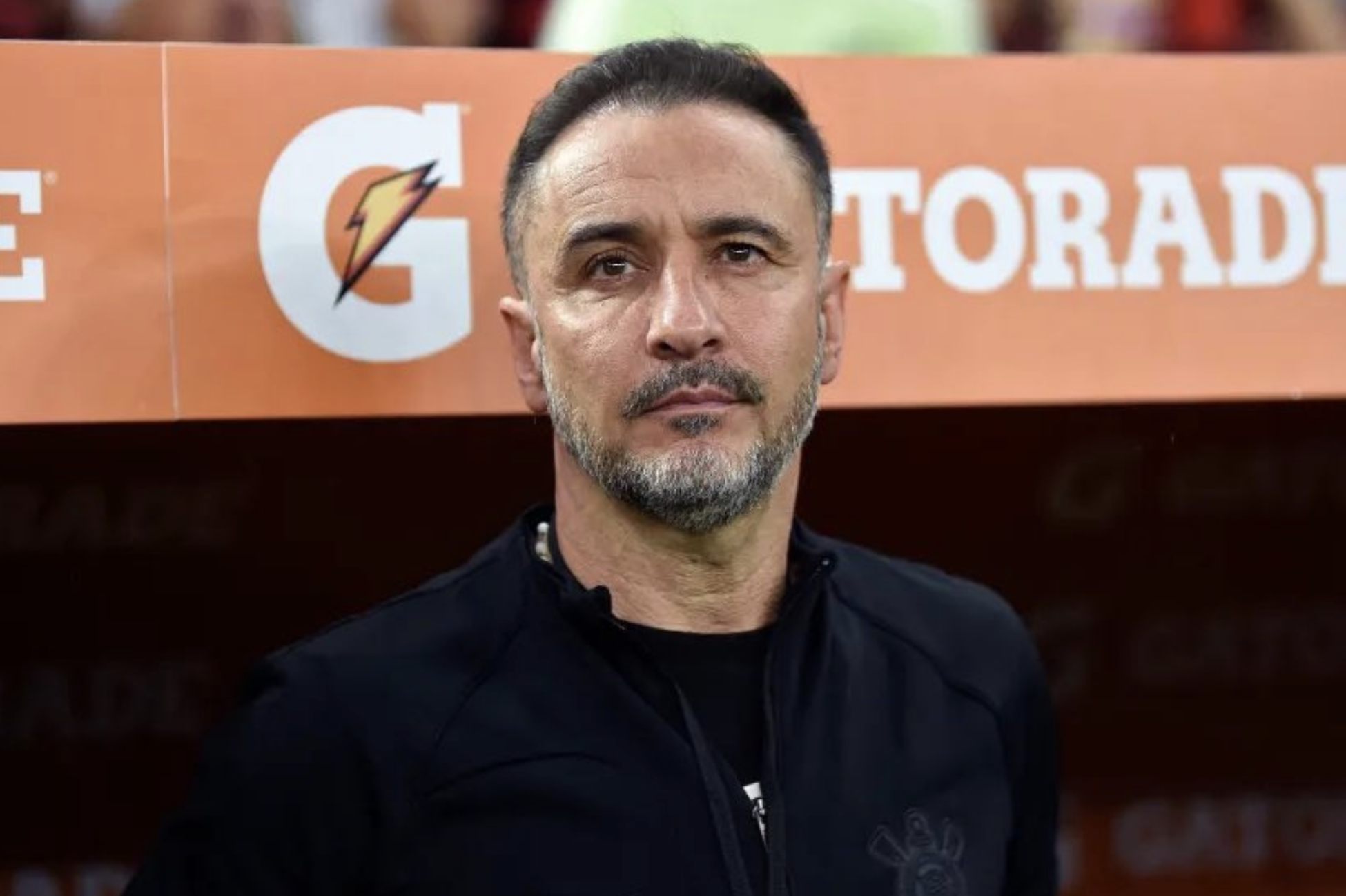 佩雷拉跨赛季英超14轮不胜，狼队10轮仅积2分深陷降级区