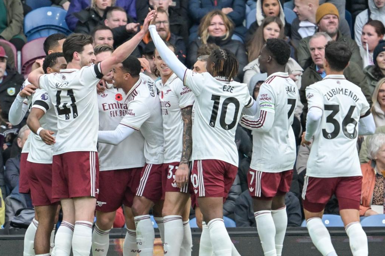 英超争冠格局突变：阿森纳9连胜+7场零封，25分强势领跑积分榜