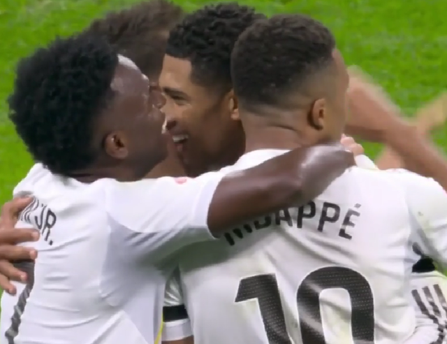 皇马主帅公平换人！维尼休斯丢点，姆巴佩双响亦被换下