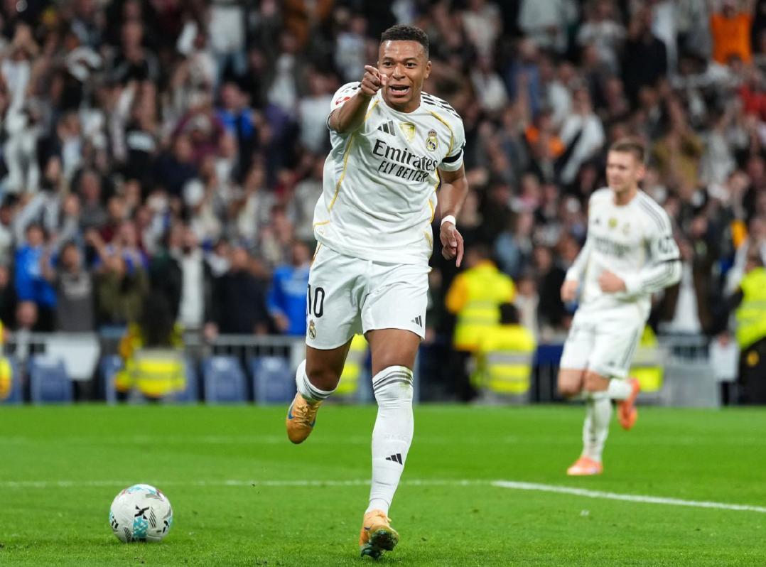 皇马4-0大胜瓦伦西亚，姆巴佩8连斩射手榜领跑，6连胜剑指利物浦