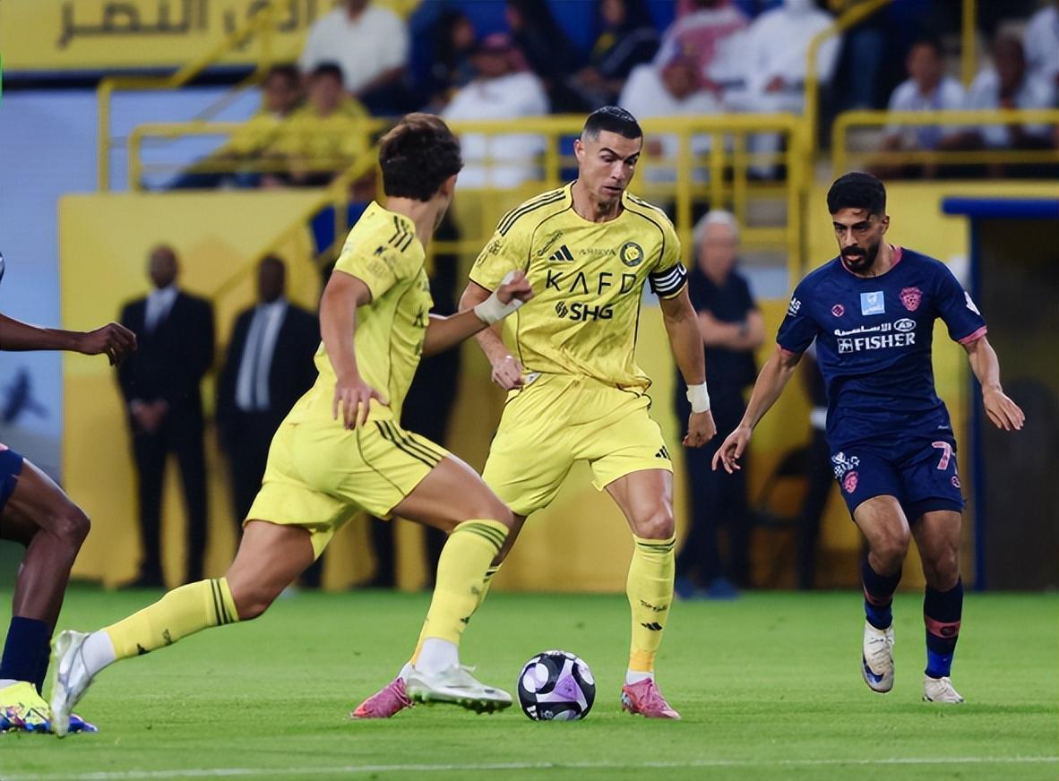 C罗双响+绝杀！利雅得胜利2-1逆转费哈豪取7连胜