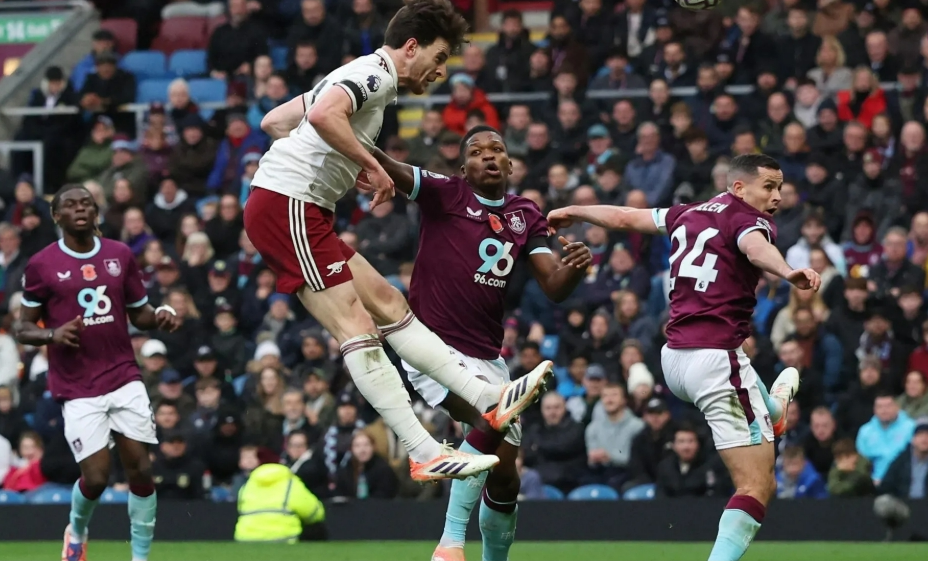 阿森纳9连胜防守封神：8场零封+4场零射正，英超领跑靠钢铁防线