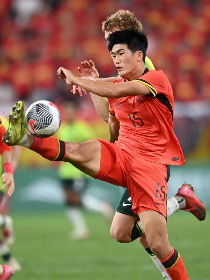 全运会男足：山东U20队2-1力克新疆 小组赛首战告捷