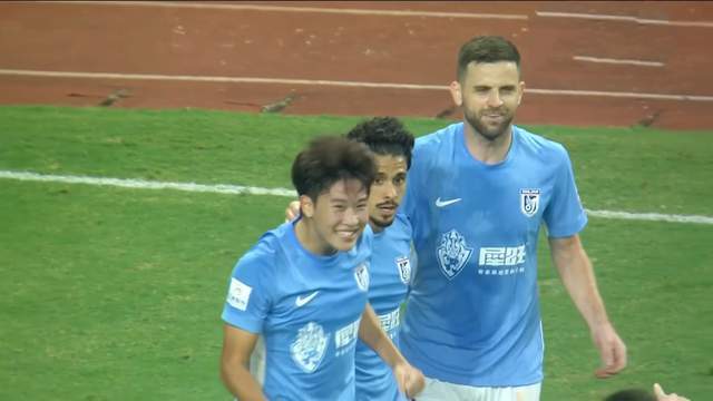 杨铭锐拼劲十足锁定主力，大连英博4将避停赛迎战海港