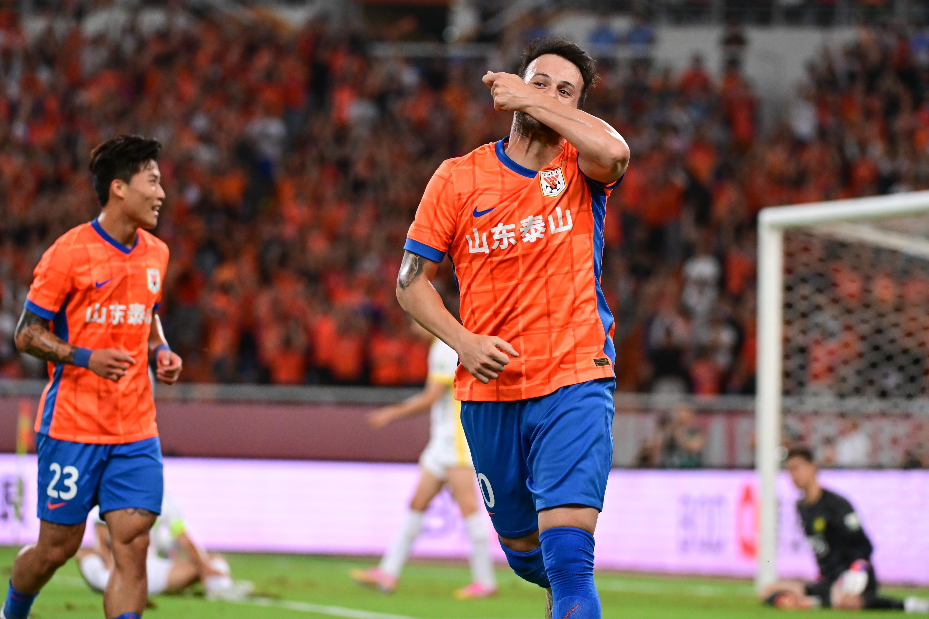 中超金靴之争：同年同月同日生的卡扎与法比奥仅差1球