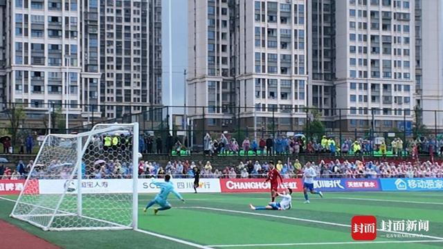 川超内江队0:3落后连追两球 虽败犹荣展现顽强斗志