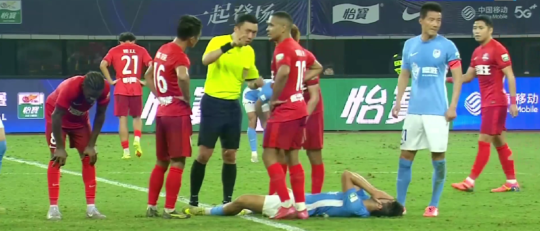中超29轮：大连英博2-2绝平梅州客家，18岁新星创纪录