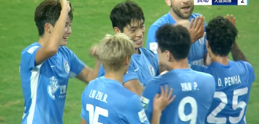 2-0完胜！大连英博18岁新星首球，国产三将助阵客场告捷