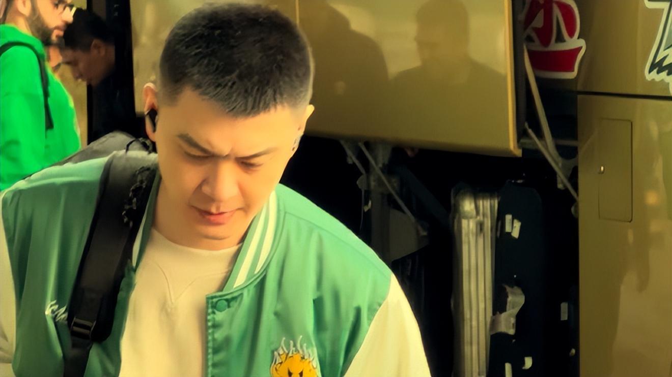 杨鸣率队抵达东莞，辽宁U22男篮7人出战全运会前景堪忧