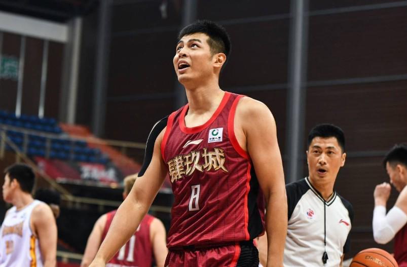 北京男篮今日启程赴东莞 丘天邹雨宸因伤缺阵