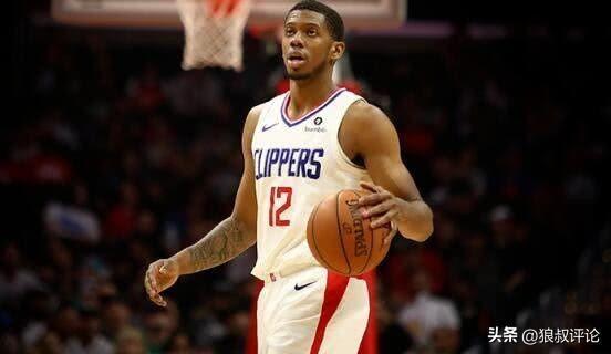 新疆男篮签约前NBA后卫蒂龙·华莱士，巅峰赛季场均9.7分引关注