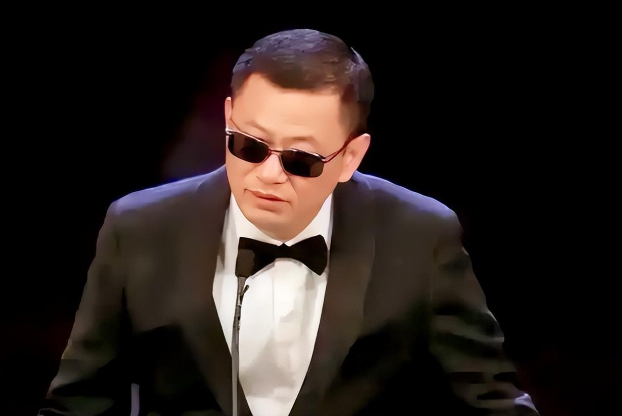 秦雯袭警事件引热议！官媒发声要求彻查，瑞金二所成焦点