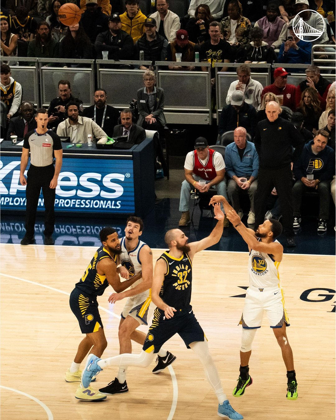 11分大逆转！步行者力克勇士夺赛季首胜，西卡库里表现亮眼