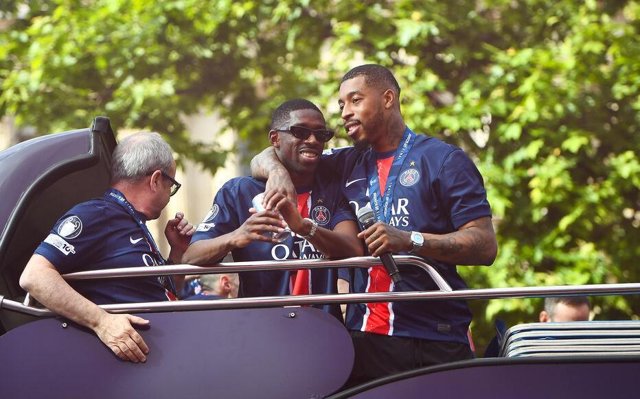 金彭贝盛赞登贝莱金球奖：泪洒领奖台，感动全场