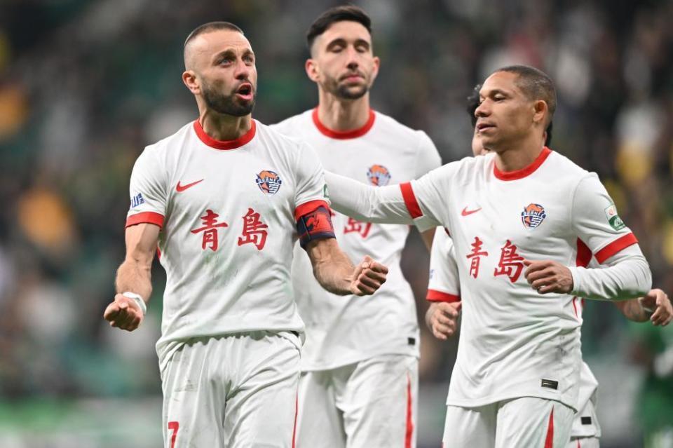 青岛海牛保级曙光！504天首获两连胜，3分优势力压梅州客家